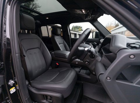 Land Rover Defender 110 X P400 12