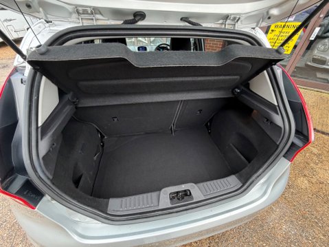 Ford Fiesta TITANIUM - AUTOMATIC 15