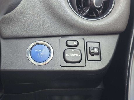 Toyota Yaris 1.5 VVT-h Icon Tech Hatchback 5dr Petrol Hybrid E-CVT Euro 6 (s/s) (100 ps) 23
