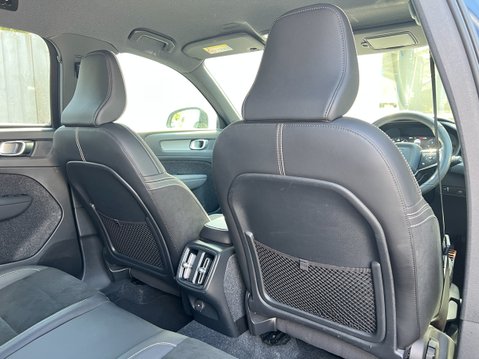 Volvo XC40 1.5 T3 R-Design SUV 5dr Petrol Auto Euro 6 (s/s) (163 ps) 17