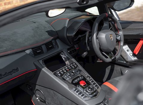 Lamborghini Aventador SV LP750-4 Roadster 16