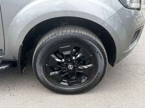 Nissan Navara 2.3 dCi N-Guard Pickup Double Cab 4dr Diesel Auto 4WD Euro 6 (190 ps) 5