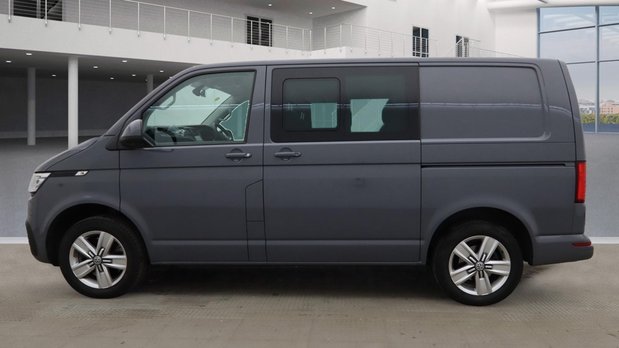 Volkswagen Transporter AUTO Crew Cab 204ps SWB L1H1 T32 Kombi Highline Air Con Cam EURO 6 52