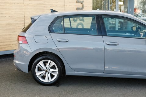 Volkswagen Golf LIFE TSI 7