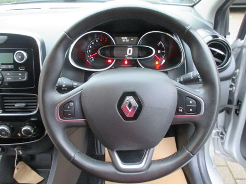 Renault Clio 0.9 TCe Play Euro 6 (s/s) 5dr 14