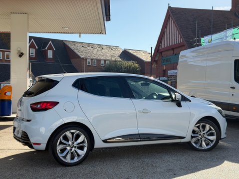 Renault Clio ICONIC TCE 2