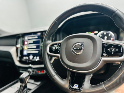 Volvo XC60 2.0 D4 R-Design Auto AWD Euro 6 (s/s) 5dr 11