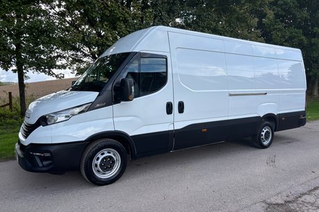 Iveco Daily 35S14 4100 wb Hr Panel Van - Air Con / Sensors / Digital Dash