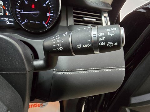Land Rover Range Rover Evoque 2.2 SD4 Autobiography Auto 4WD Euro 5 (s/s) 5dr 35