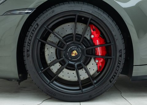 Porsche 911 Targa 4 GTS (992) 