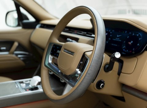 Land Rover Range Rover P530 SV 21