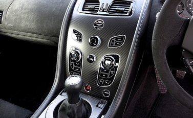 Aston Martin Vantage GT8 10