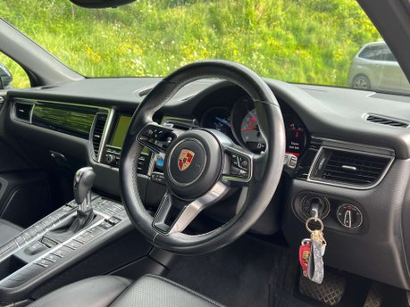 Porsche Macan 3.0 Macan S Semi-Auto 4WD 5dr 15