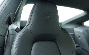 Porsche 911 (992) GT3 Touring 11