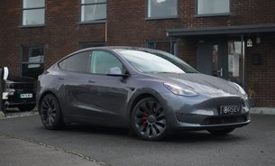 Tesla Model Y PERFORMANCE AWD Tow Hitch Enhanced Autopilot Midnight Silver One Owner VATQ 1