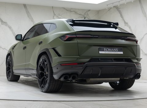 Lamborghini Urus PERFORMANTE 10
