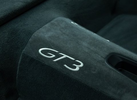 Porsche 911 GT3 (991.2) 13