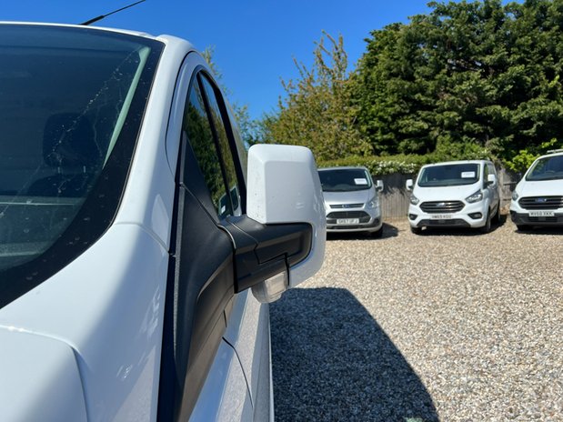 Ford Transit Custom SWB L1H1 (SOLD) Low Roof Limited 280 Air Con Alloys Nav Sensors EURO 6 NO V 20