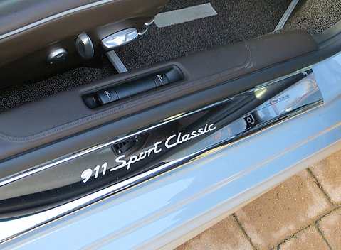 Porsche 911 Sport Classic 11