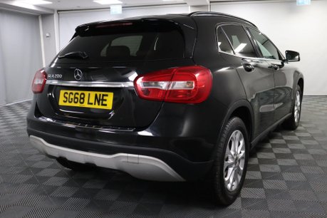 Mercedes-Benz GLA GLA 200 SE 11