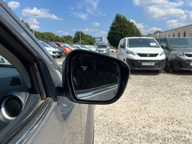 Nissan Navara N-Guard | Auto | 2.3 LT | Dbl Cab | Nav | Sensors | Cam | EURO 6 | NO VAT 15