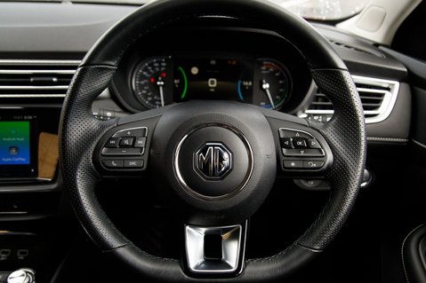 MG MG5 EXCLUSIVE 21