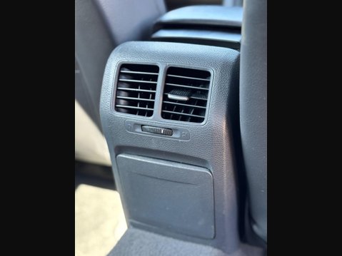 Volkswagen Golf 3.2 V6 R32 DSG 4Motion 5dr 28