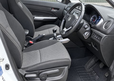 Suzuki Vitara 1.4 Boosterjet Hybrid SZ-T 9