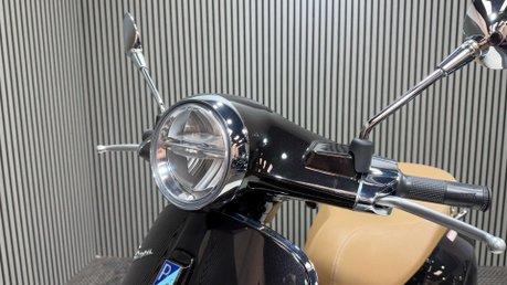 Piaggio Vespa Primavera 2021 ONLY 612 MILES NEW MOT SERVICED 50CC AUTO 29