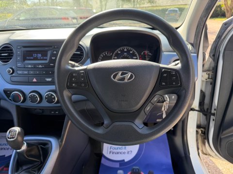 Hyundai i10 1.2 SE Euro 5 5dr 30