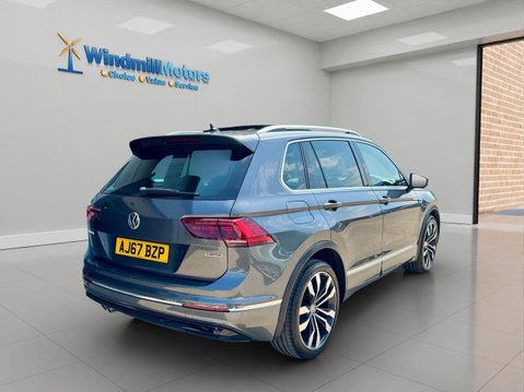 Volkswagen Tiguan 2.0 TDI R-Line DSG 4Motion Euro 6 (s/s) 5dr 11