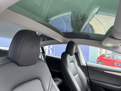 Tesla Model 3 (Dual Motor) Performance Saloon 4dr Electric Auto 4WDE (Performance Upgrade 37