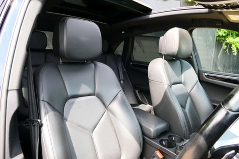 Porsche Macan 3.0 Macan S D Semi-Auto 4WD 5dr 23