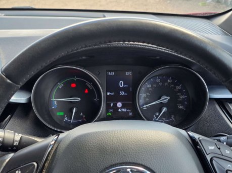 Toyota C-HR 2.0 VVT-h GPF Design SUV 5dr Petrol Hybrid CVT Euro 6 (s/s) (184 ps) 39