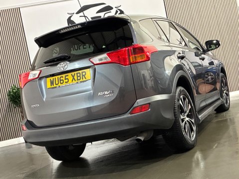 Toyota Rav4 2.0 D-4D Icon 4WD Euro 5 (s/s) 5dr 24