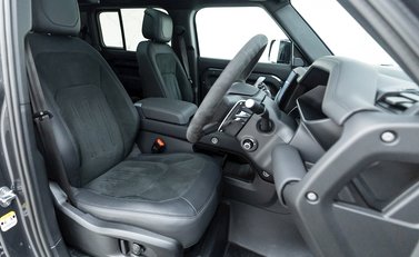 Land Rover Defender 110 V8 10