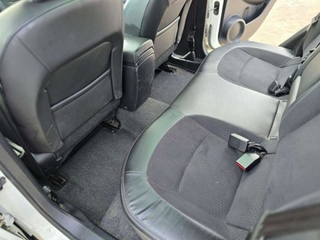 Nissan Qashqai 1.5 dCi 360 SUV 5dr Diesel Manual 2WD Euro 5 (110 ps) 21