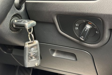 Volkswagen Touran SEL TSI DSG AUTOMATIC - 7 SEATS - ADAPTIVE CRUISE -DEMO +1 OWNER -FVWSH 54