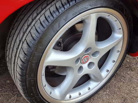 Jaguar XK8 CONVERTIBLE 16