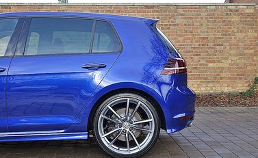 Volkswagen Golf R 20