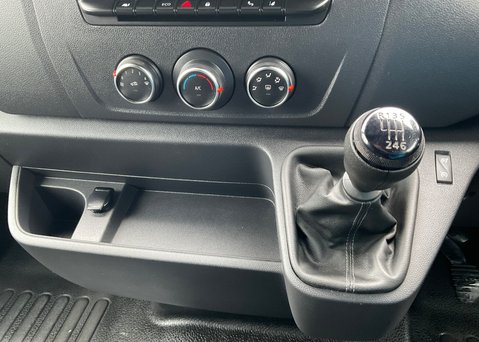 Nissan Interstar DCI TEKNA PLUS L2H2 17