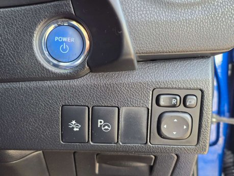Toyota Auris 1.8 VVT-h Excel Touring Sports 5dr Petrol Hybrid CVT Euro 6 (s/s) (136 ps) 29