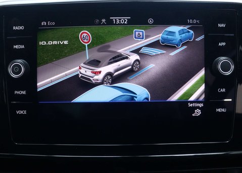 Volkswagen T-Roc 1.5 TSI R-Line Convertible 2dr Petrol Manual 2WD Euro 6 (s/s) (150 ps) 32