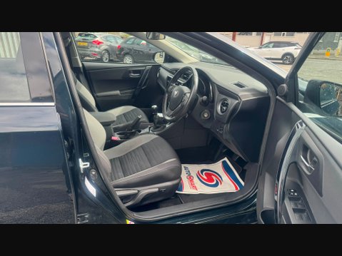 Toyota Auris D-4D BUSINESS EDITION 8