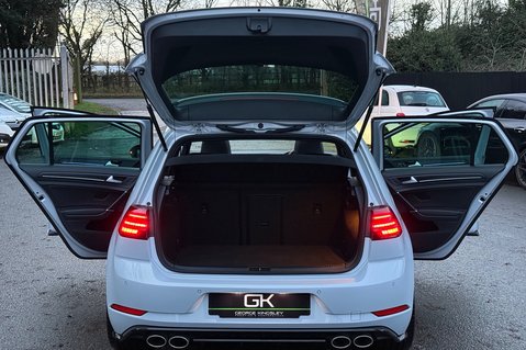Volkswagen Golf R TSI 4MOTION DSG -LEATHER -CAMERA-PRETORIAS -PAN ROOF -WHITE/SILVER -GHOST 20