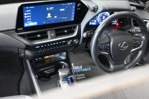 Lexus Ux 2.0 UX 250h Takumi 4x2 CVT 5dr 4