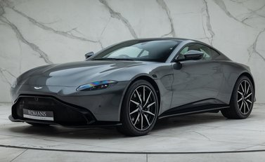 Aston Martin V8 Vantage 1