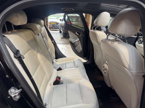 Mercedes-Benz GLA 2.1 GLA 200 Sport Premium+ D Auto 5dr 51