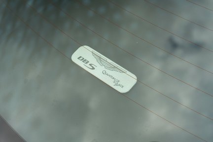 Aston Martin DBS V12 17