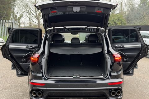 Porsche Cayenne D V6 TIPTRONIC S - REAR ENTERTAINMENT -PDLS -PAN ROOF -CAMERA -£17K EXTRAS 20